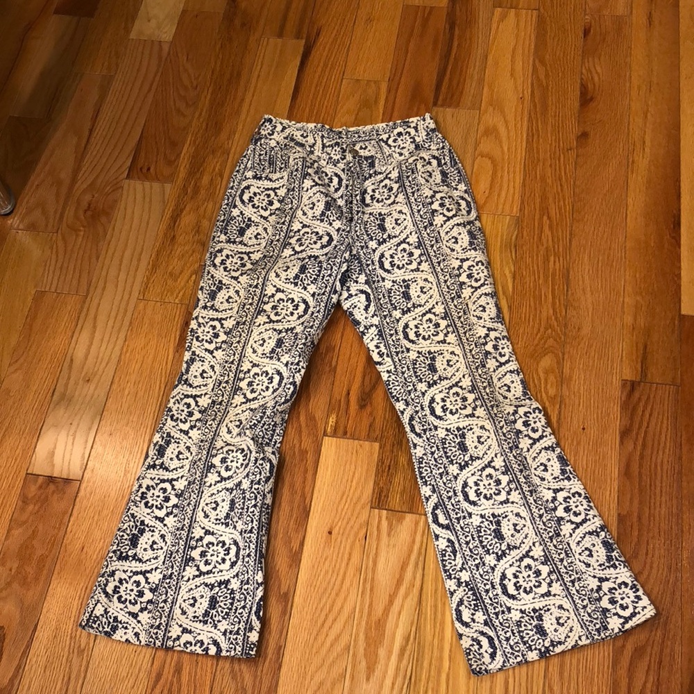 Vintage, no name navy flower design jeans